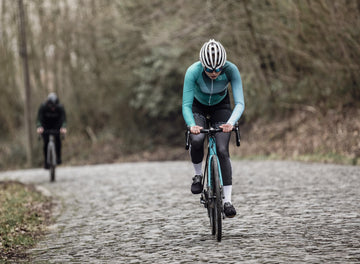 Voeding tijdens fietsen met Sanas Isootnic Sports Drink, Alphamax gel en Energy Gel tijdens een lange fietstocht